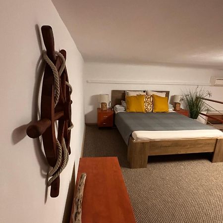 Goldcentral Apartment Danube ブダペスト エクステリア 写真